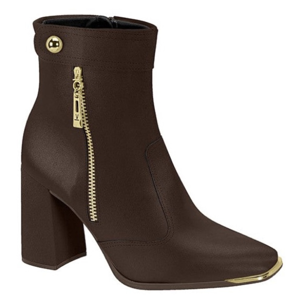 New Vizzano Janel Leather Boots Beautiful Brown Color, Gold Trim, Size 5
